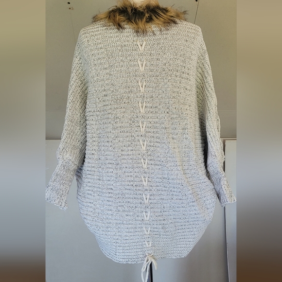 Knit Bat Wing Cardigan Sweater with Fur Trim - Picture 3 of 7